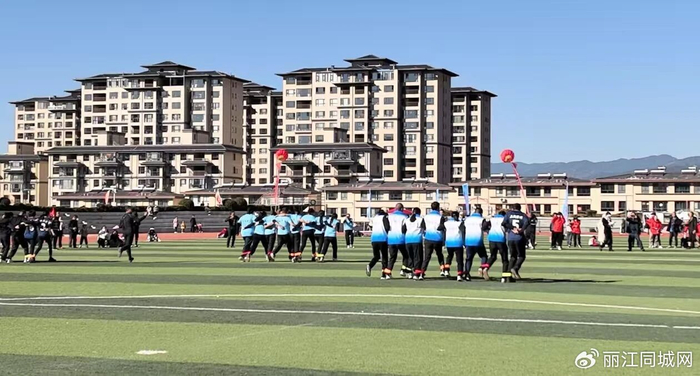 华体会官网APP-永胜县第二届职工运动会“8人9足”开赛 绿茵场见证团结力量