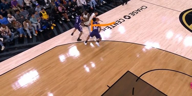 还一个！追梦给库里挡拆被吹掩护犯规 科尔挑战也以失败告终